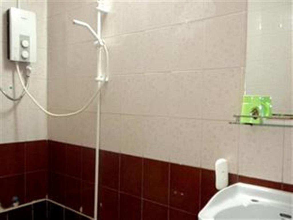 Golden Boat Guesthouse Phnom Penh Esterno foto