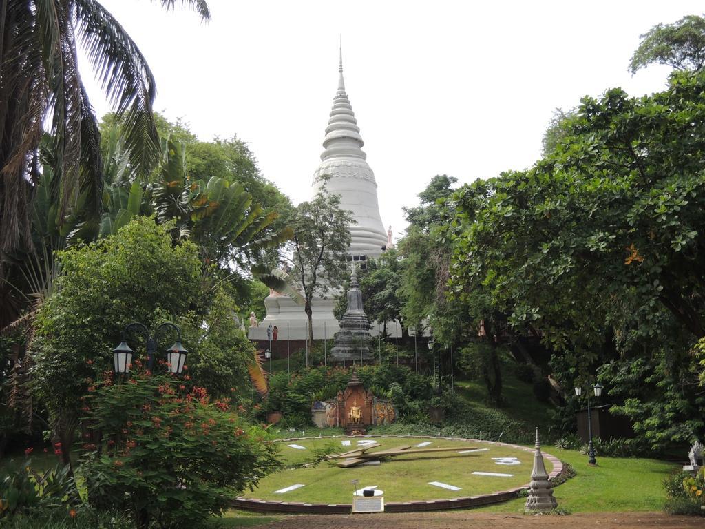 Golden Boat Guesthouse Phnom Penh Esterno foto