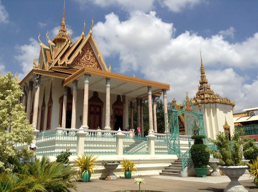 Golden Boat Guesthouse Phnom Penh Esterno foto