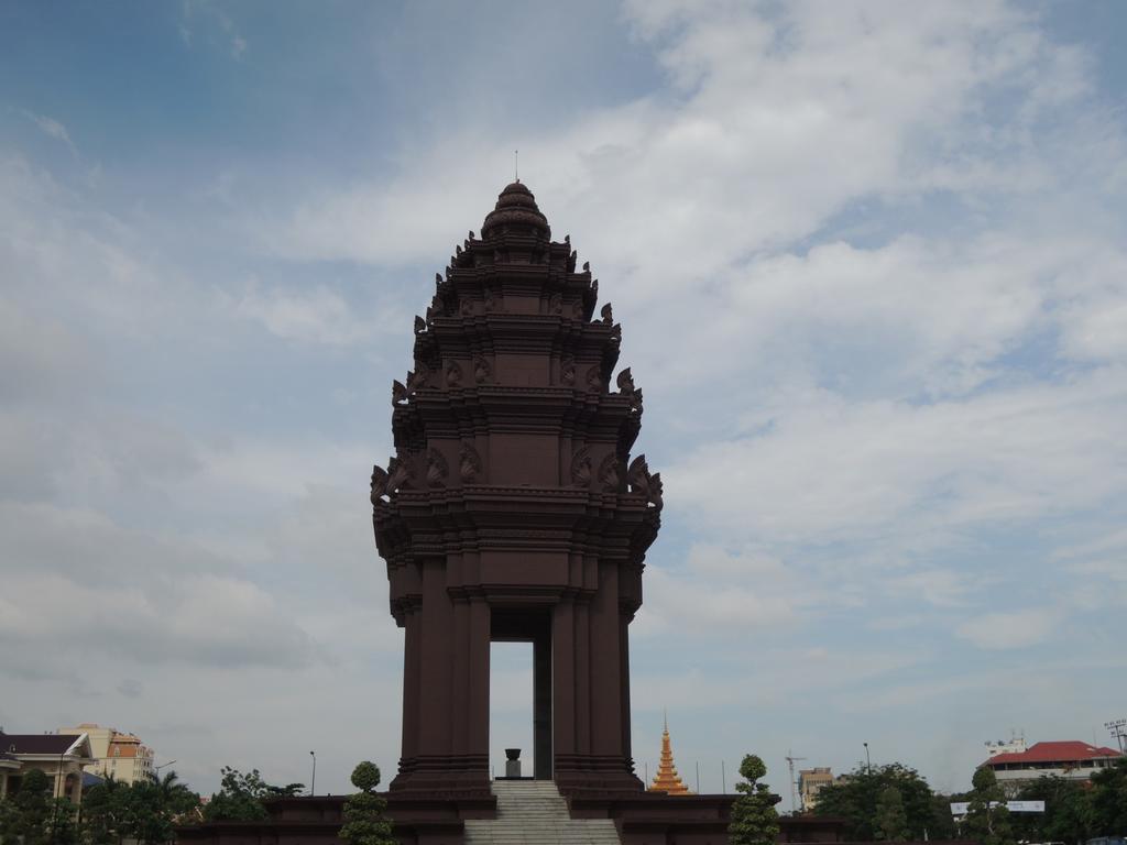 Golden Boat Guesthouse Phnom Penh Esterno foto