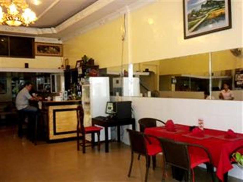 Golden Boat Guesthouse Phnom Penh Esterno foto