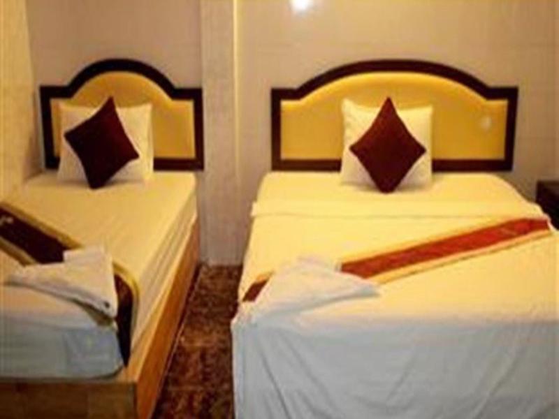 Golden Boat Guesthouse Phnom Penh Esterno foto
