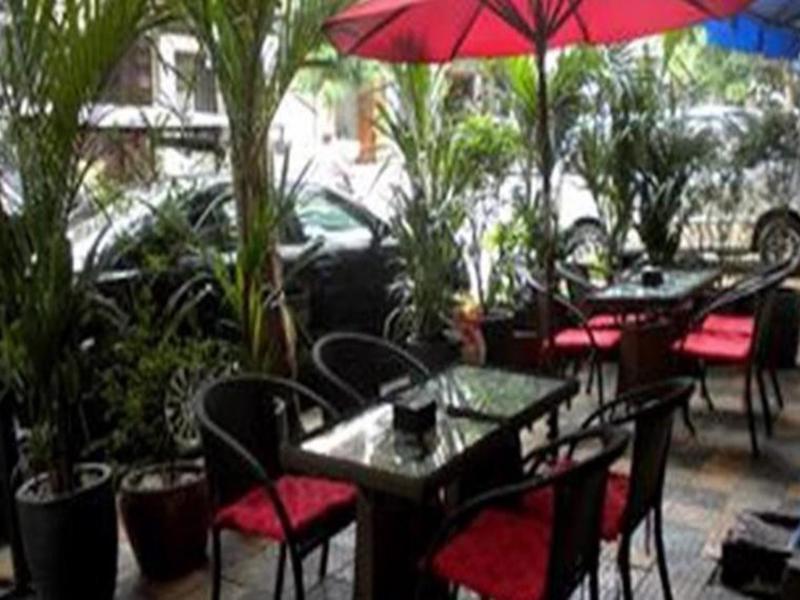 Golden Boat Guesthouse Phnom Penh Esterno foto