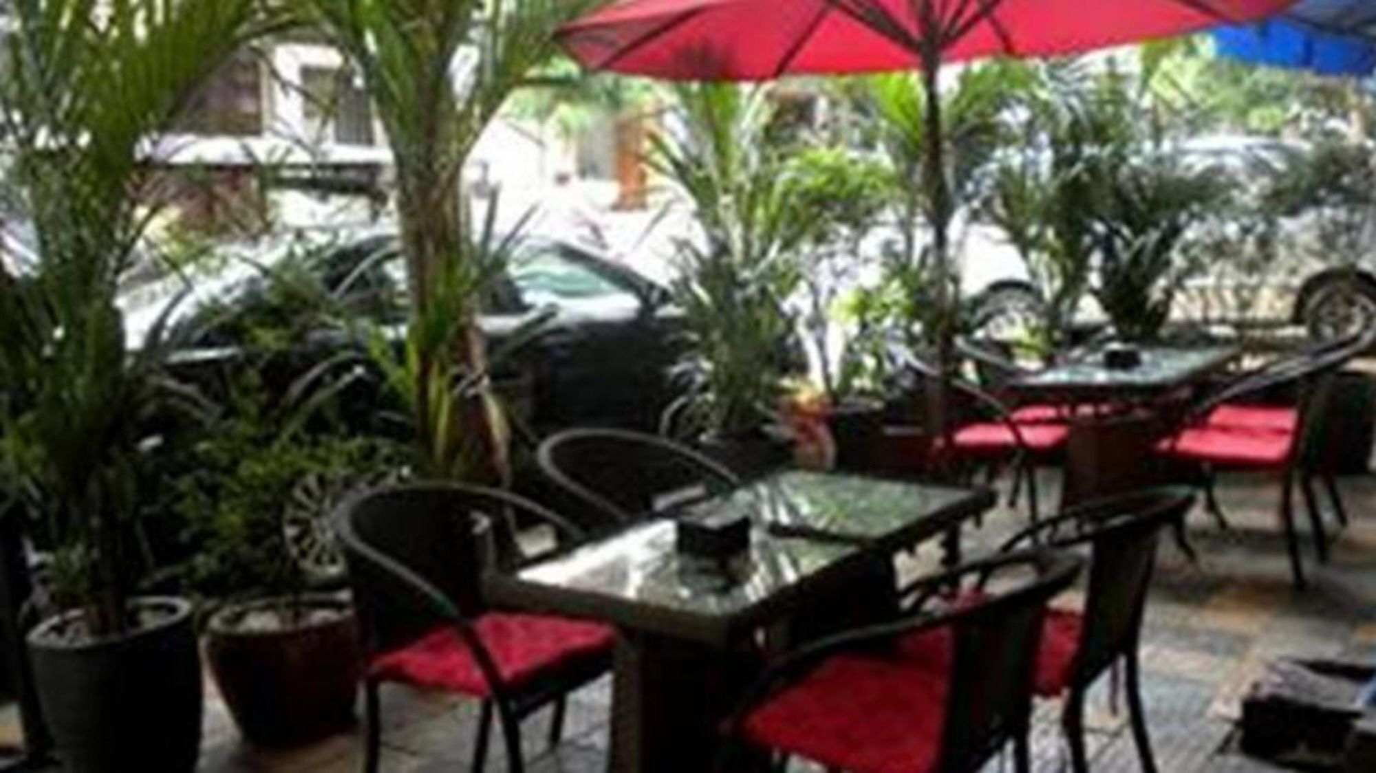 Golden Boat Guesthouse Phnom Penh Esterno foto