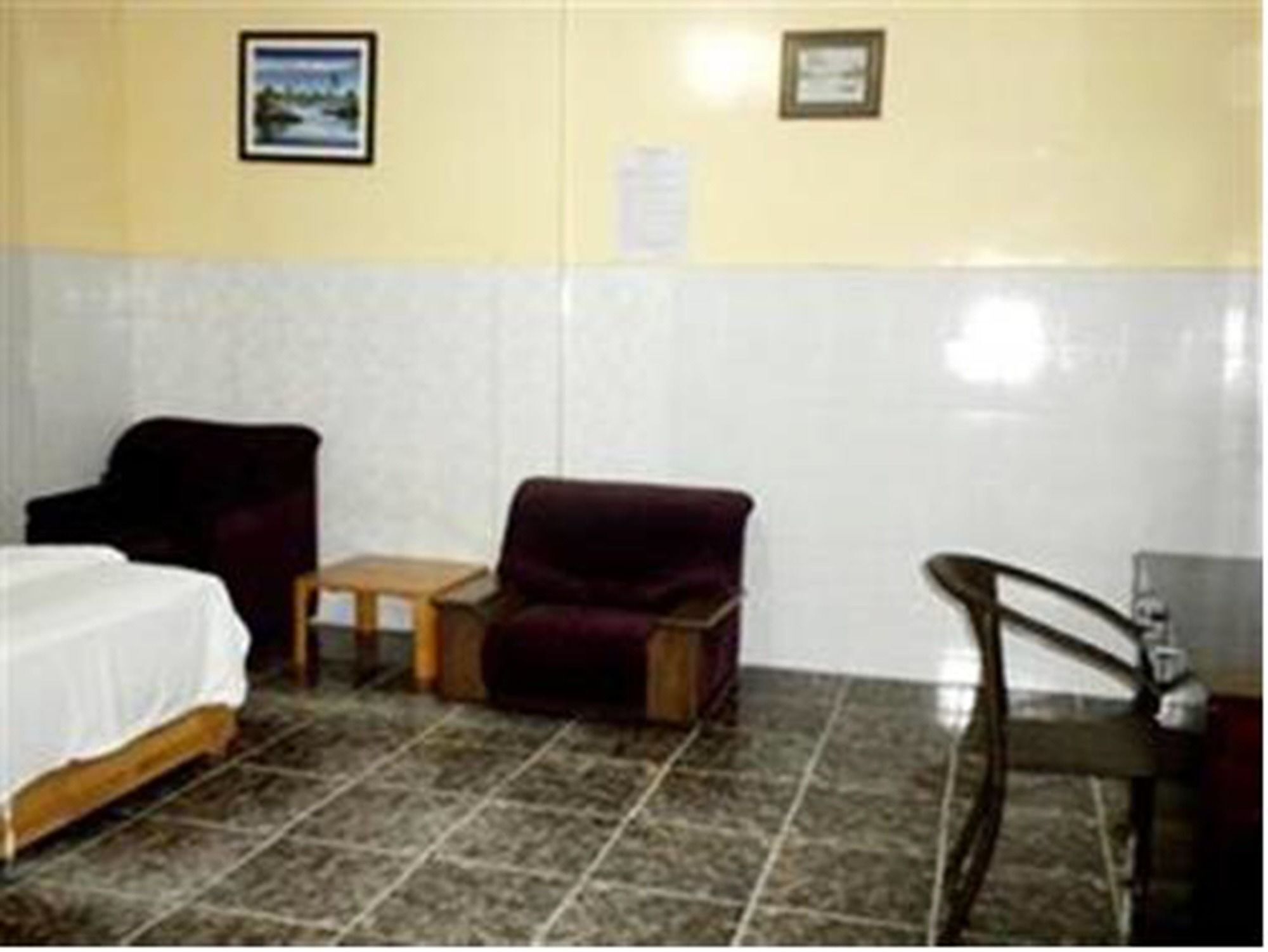 Golden Boat Guesthouse Phnom Penh Esterno foto